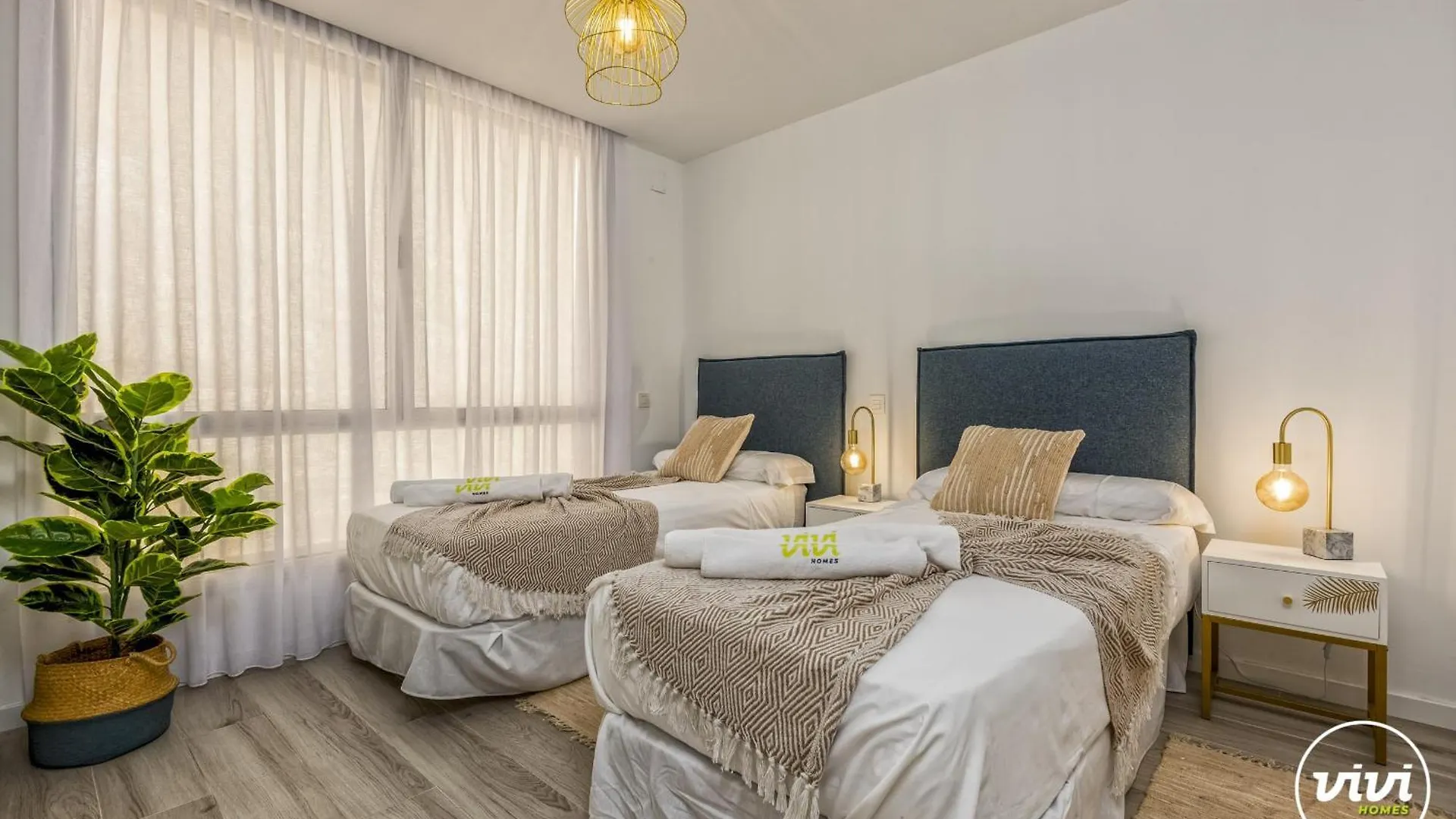 Dom wakacyjny Vivi Homes - Lima Pool, Sunny Terrace & Beach Estepona Hiszpania