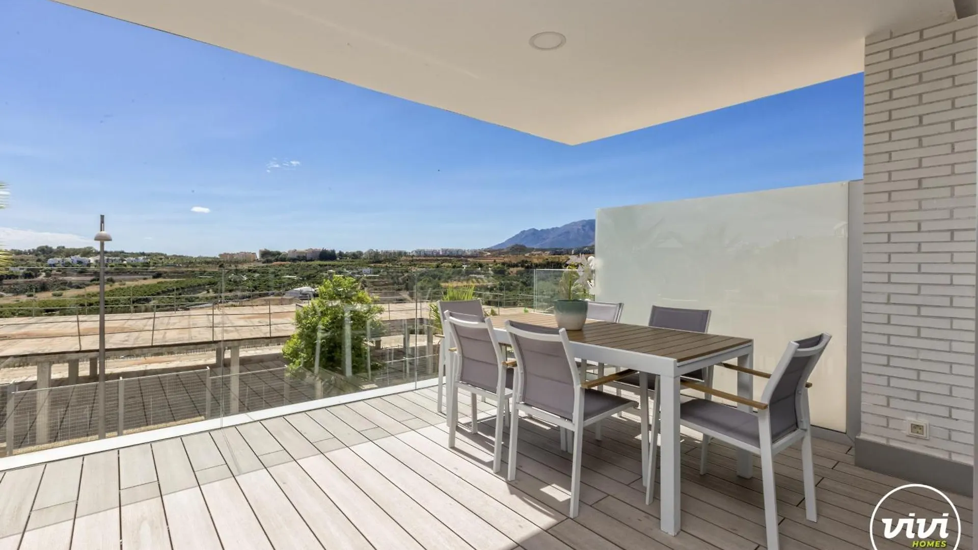 Dom wakacyjny Vivi Homes - Lima Pool, Sunny Terrace & Beach Estepona