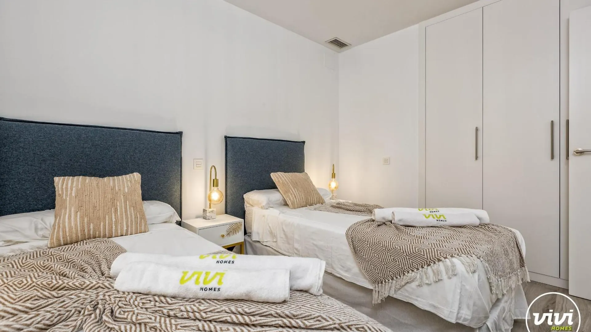 Vivi Homes - Lima Pool, Sunny Terrace & Beach Estepona 0*,  Hiszpania